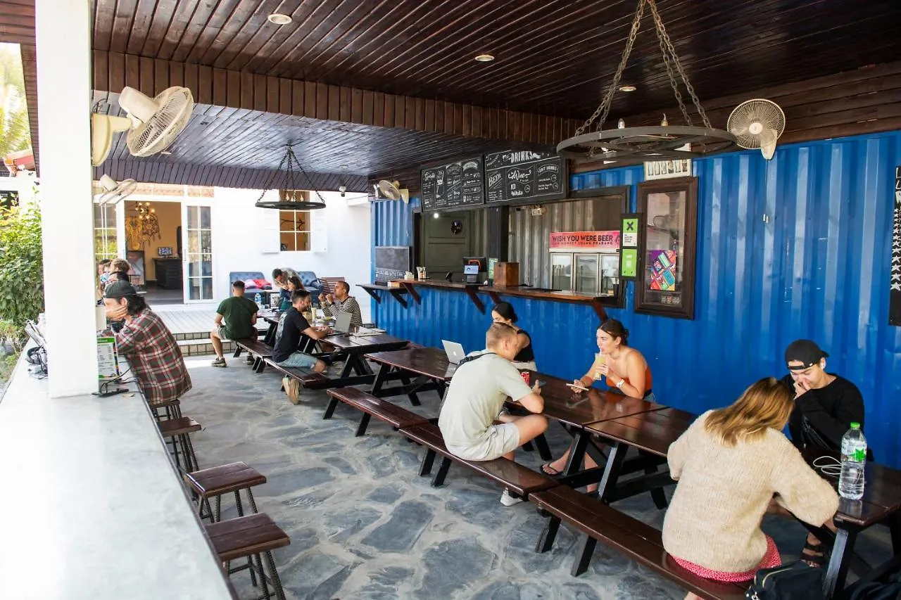 Mad Monkey Luang Prabang (Adults Only) Hostel 0*,  Laos